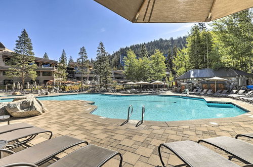 Foto 14 - Ski-in/out Squaw Valley Condo: Year-round Retreat