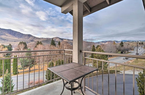 Photo 2 - Chic Chelan Condo w/ Balcony, Walk to Lake & Dtwn