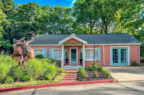 Photo 3 - Eclectic 'osage Cottage' in Historic District