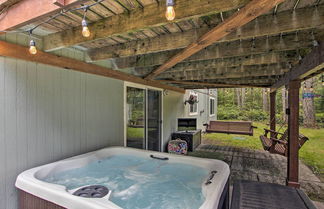 Photo 3 - Anderson Island Home w/ Hot Tub, Near Beaches