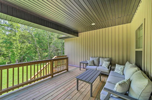 Foto 5 - New Everything! Comfy Home w/ Deck & Trail Access