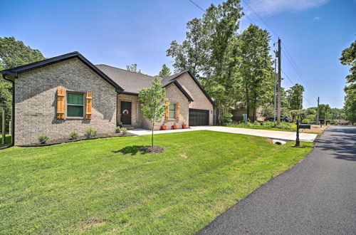 Photo 14 - New Everything! Comfy Home w/ Deck & Trail Access