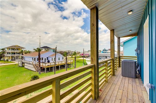 Photo 13 - Modern Freeport Beach House Rental w/ Ocean View