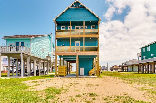 Photo 4 - Modern Freeport Beach House Rental w/ Ocean View