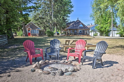 Photo 2 - 'bayview Cottage' Suttons Bay Cottage w/ Fire Pit