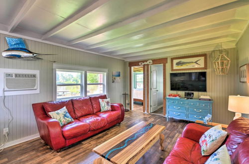 Photo 10 - Renovated Bay City Cabin With On-site Dock