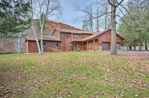 Photo 2 - Riverfront Cabin w/ Gas Grill, Fire Pit & Kayaks