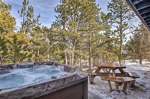 Foto 7 - Luxe Updated Home w/ Grill + Hot Tub: 4 Mi to Rmnp