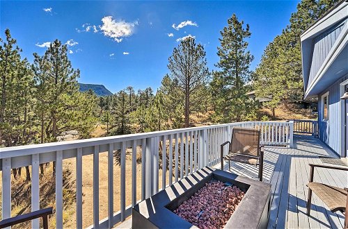Foto 4 - Luxe Updated Home w/ Grill + Hot Tub: 4 Mi to Rmnp