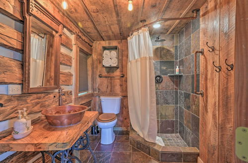 Photo 2 - Montana Retreat: Original Hamilton Log Cabin