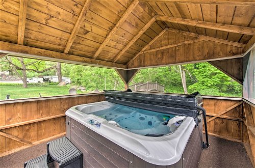 Foto 19 - Pet-friendly Lakeview Cabin w/ Hot Tub