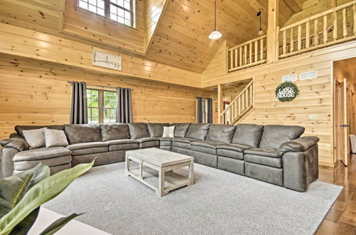 Photo 32 - Pet-friendly Lakeview Cabin w/ Hot Tub