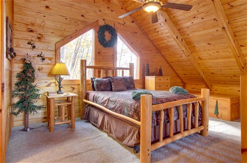 Foto 17 - Secluded Smoky Mountain Cabin w/ Wraparound Deck