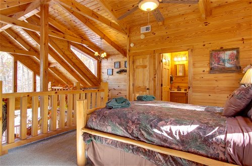Foto 15 - Secluded Smoky Mountain Cabin w/ Wraparound Deck
