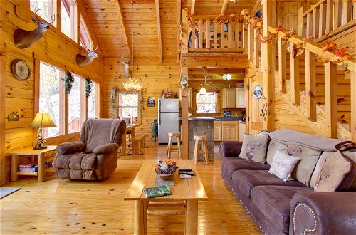 Foto 16 - Secluded Smoky Mountain Cabin w/ Wraparound Deck