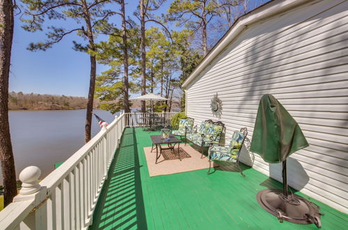 Photo 3 - Harrod's Hideaway W/deck+dock on Lake Norrell