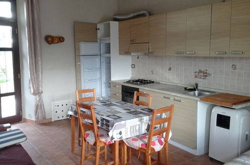 Foto 3 - Captivating 1-bed Apartment in Gallinaro