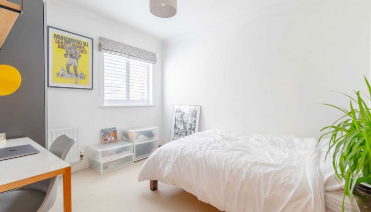 Photo 1 - Light & Modern 2BD Flat With Balcony - Brick Lane