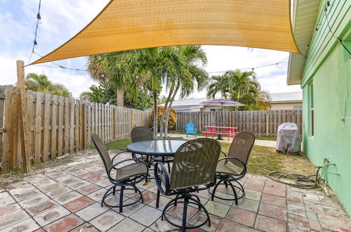 Foto 9 - Jensen Beach Escape w/ Patio - Walk to Beach