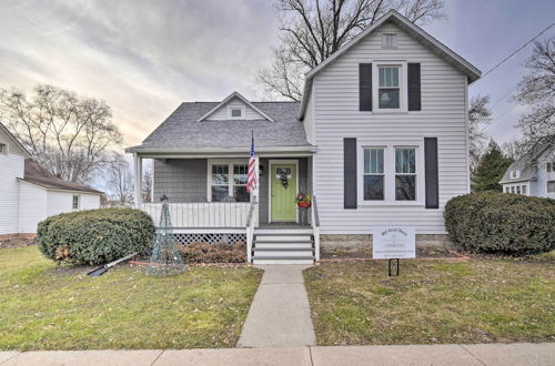 Photo 20 - Lavish House w/ Patio - 2 Blocks to Green Lake