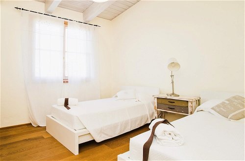 Photo 12 - Luxury 2 Rooms Apt Rosemary in Siena Resort