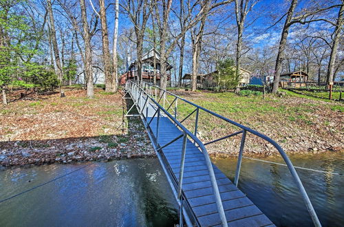 Foto 25 - Waterfront Getaway w/ Fire Pit & Boat Slip