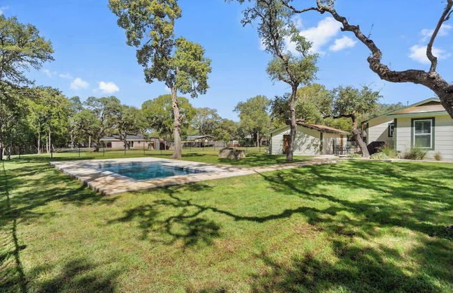 Upscale Home With Pool and Firepit - Close to Mercer St! - Foto 35