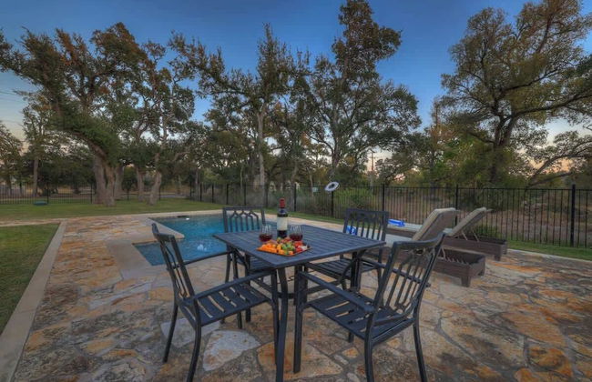 Upscale Home With Pool and Firepit - Close to Mercer St! - Foto 30