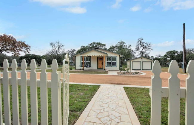 Upscale Home With Pool and Firepit - Close to Mercer St! - Foto 41