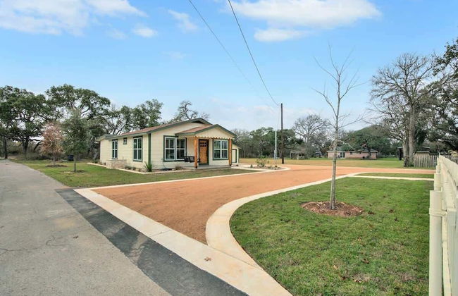 Upscale Home With Pool and Firepit - Close to Mercer St! - Foto 42