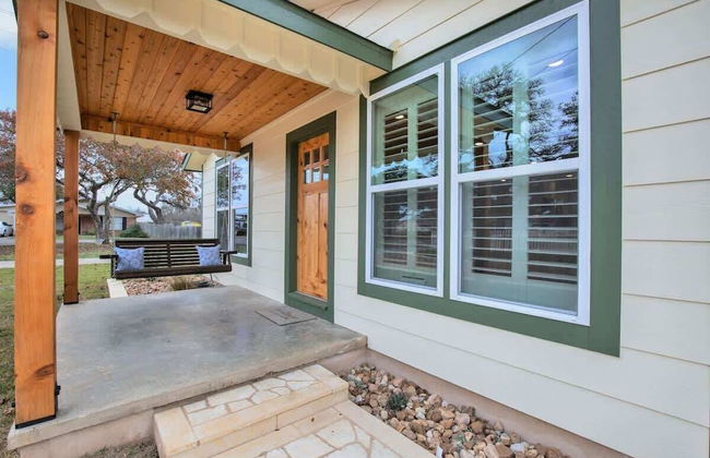 Upscale Home With Pool and Firepit - Close to Mercer St! - Foto 33