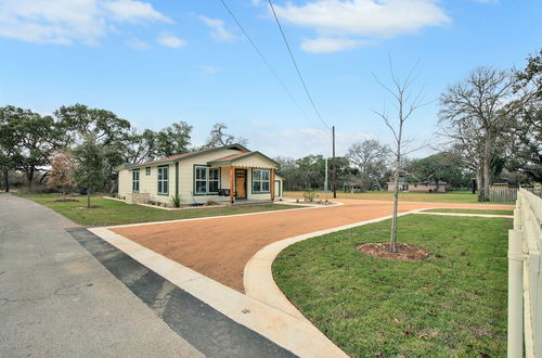 Foto 29 - Upscale Home With Pool and Firepit - Close to Mercer St