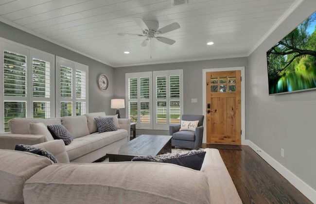 Upscale Home With Pool and Firepit - Close to Mercer St! - Foto 19