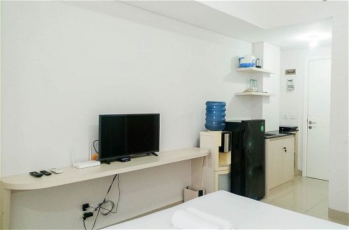 Photo 4 - Modern Studio At Barsa City Apartment