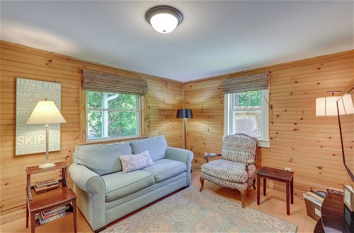 Foto 4 - Secluded Marshall Cottage w/ Hot Tub & Mtn Views