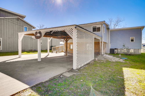 Foto 42 - Waterfront Livingston Home w/ Dock & Porch