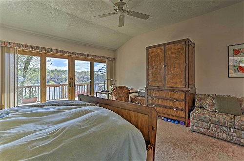 Photo 2 - Grand Lakefront Home w/ Dock in The Hideout