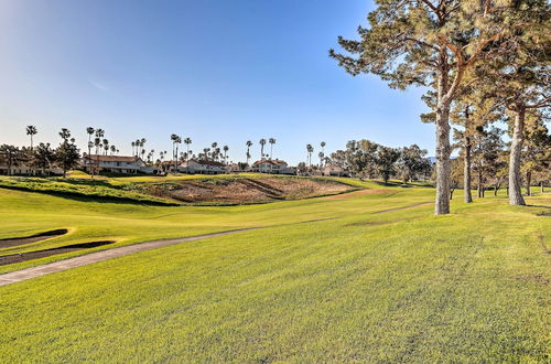 Foto 17 - Palm Desert Townhome w/ Country Club Access