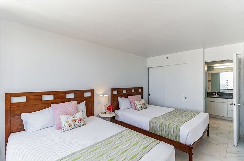 Photo 2 - Standard Ocean View Condo - 36th Floor, Free parking & Wifi by Koko Resort Vacation Rentals