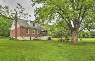 Foto 2 - Cozy Family Home w/ Kayaks, Dock & Fire Pit