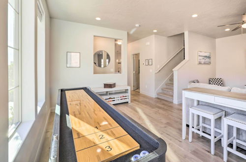 Photo 28 - Washington Townhome: Game Room & Community Pool