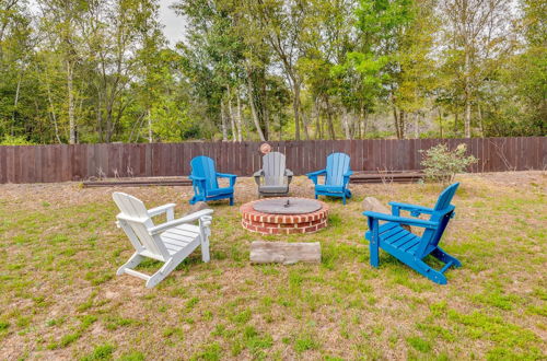 Photo 18 - Sunny Pensacola Home w/ Fire Pit & Gas Grill