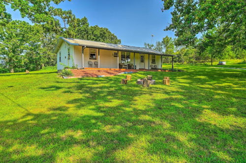 Photo 27 - Quiet Country Home in Ava With Chic Interior