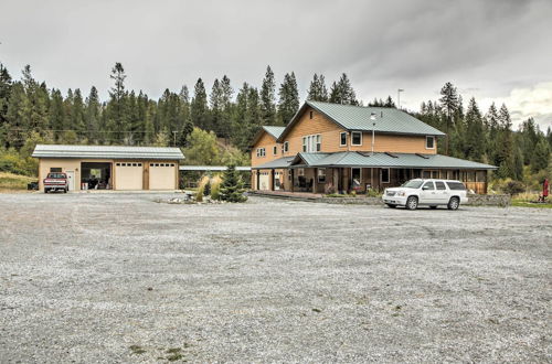 Foto 13 - Rural Kettle Falls Bunkhouse w/ Airstrip & Trails