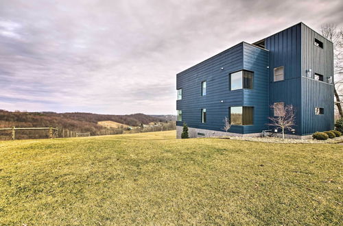 Photo 1 - Modern Apartment w/ Rooftop Patio & Sweeping Views