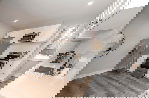 Photo 9 - Luxe Spot Suites