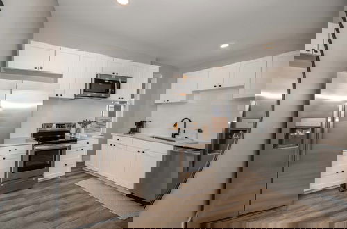 Photo 5 - The Luxe Spot 1