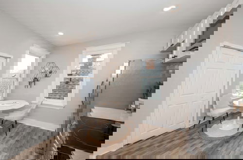 Photo 29 - Luxe Spot Suites