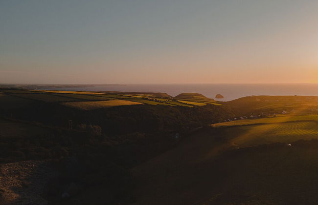 6 Person Cabin, Surrounded by Nature in Tintagel - Photo 9
