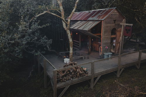 Photo 22 - 6 Person Cabin, Surrounded by Nature in Tintagel